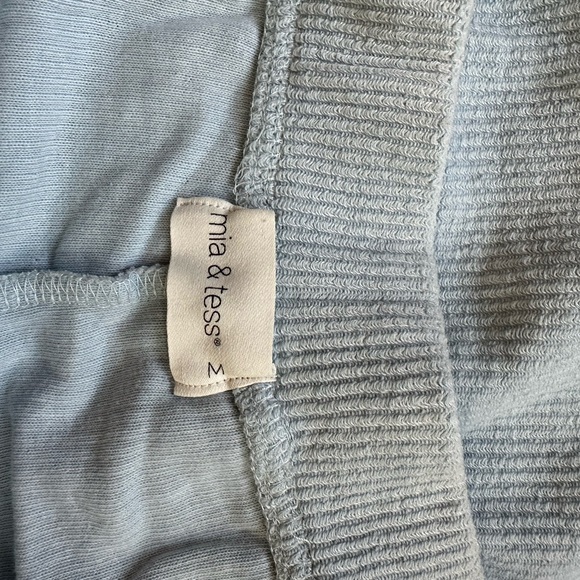 Mia & Tess - women’s - medium - lounge set - Salty - Picture 3 of 4